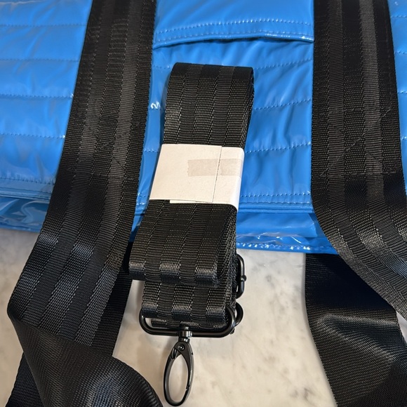 NWOT THINK ROYLN Blue Quilted Tote Bag - Picture 5 of 7